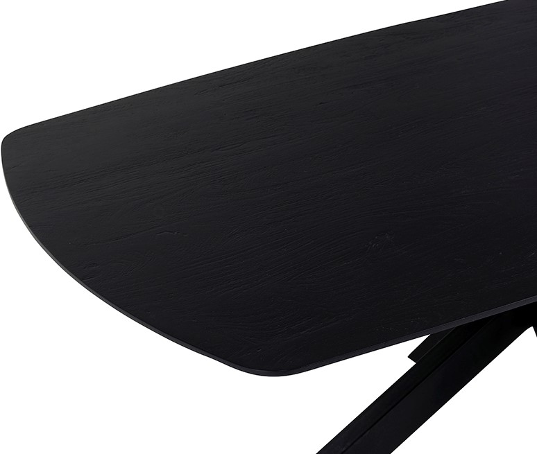 Nahaufnahme der schwarzen Tischplatte des Esstisch Dänisch oval 210 Acacia Black, mit sichtbarer Holzmaserung - MySons