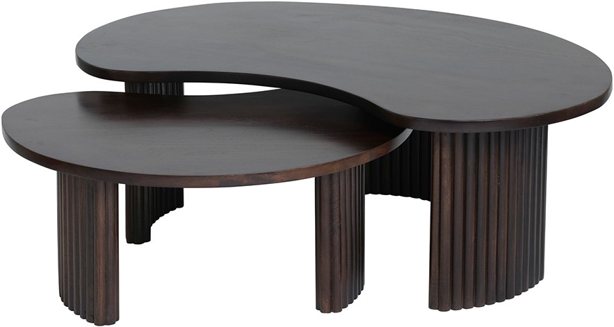 Der Firenze Couchtisch 85, Bohnenform, Mango Brown Walnut, wurde vor einem weißen Hintergrund fotografiert - MySons