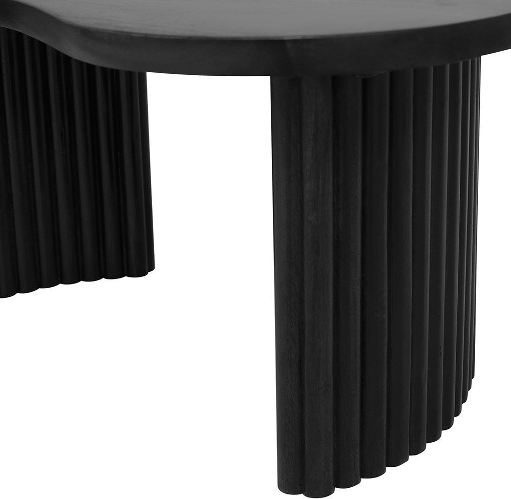 Detail des Firenze Couchtisch 85, Bohnenform, Black, mit den geriffelten Beinen auf weißem Hintergrund - MySons