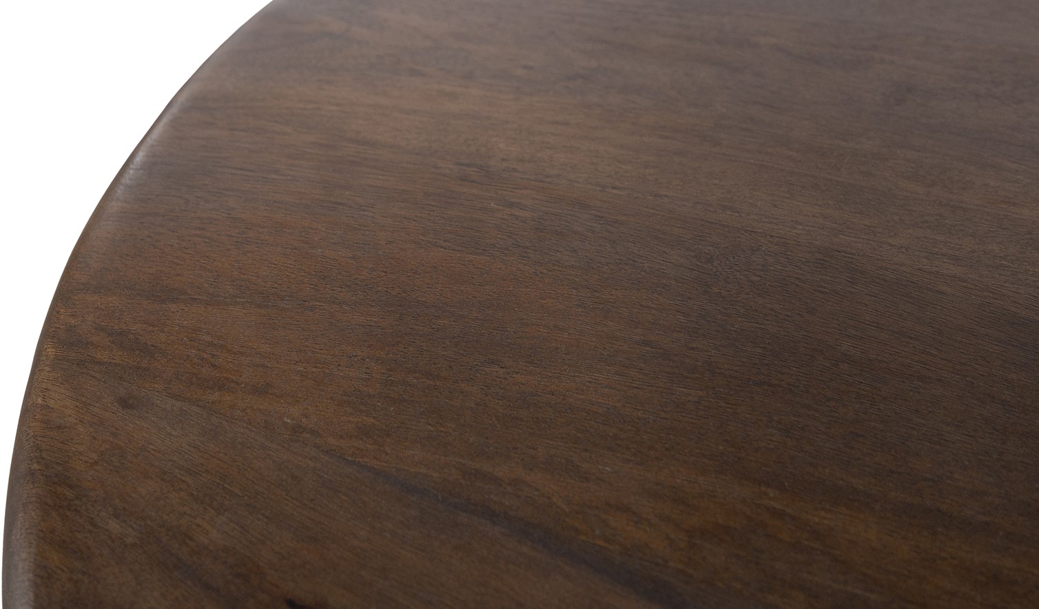 Nahaufnahme der dunkelbraunen, runden Tischplatte des Couchtisch Ø80, H40, Mango Brown Walnut - MySons
