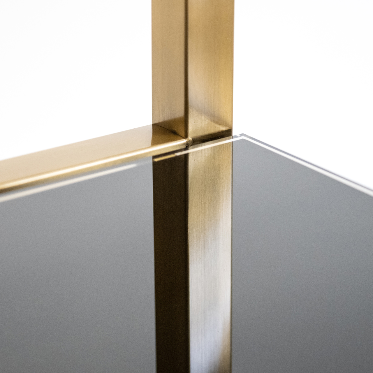 Vitrine Magnus brushed gold - Richmond Interiors