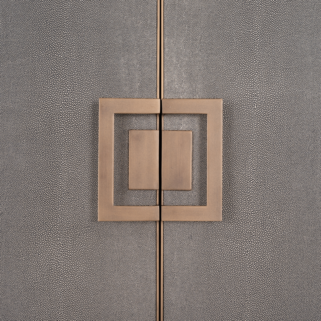 Schrank Bloomville brass shagreen - Richmond Interiors