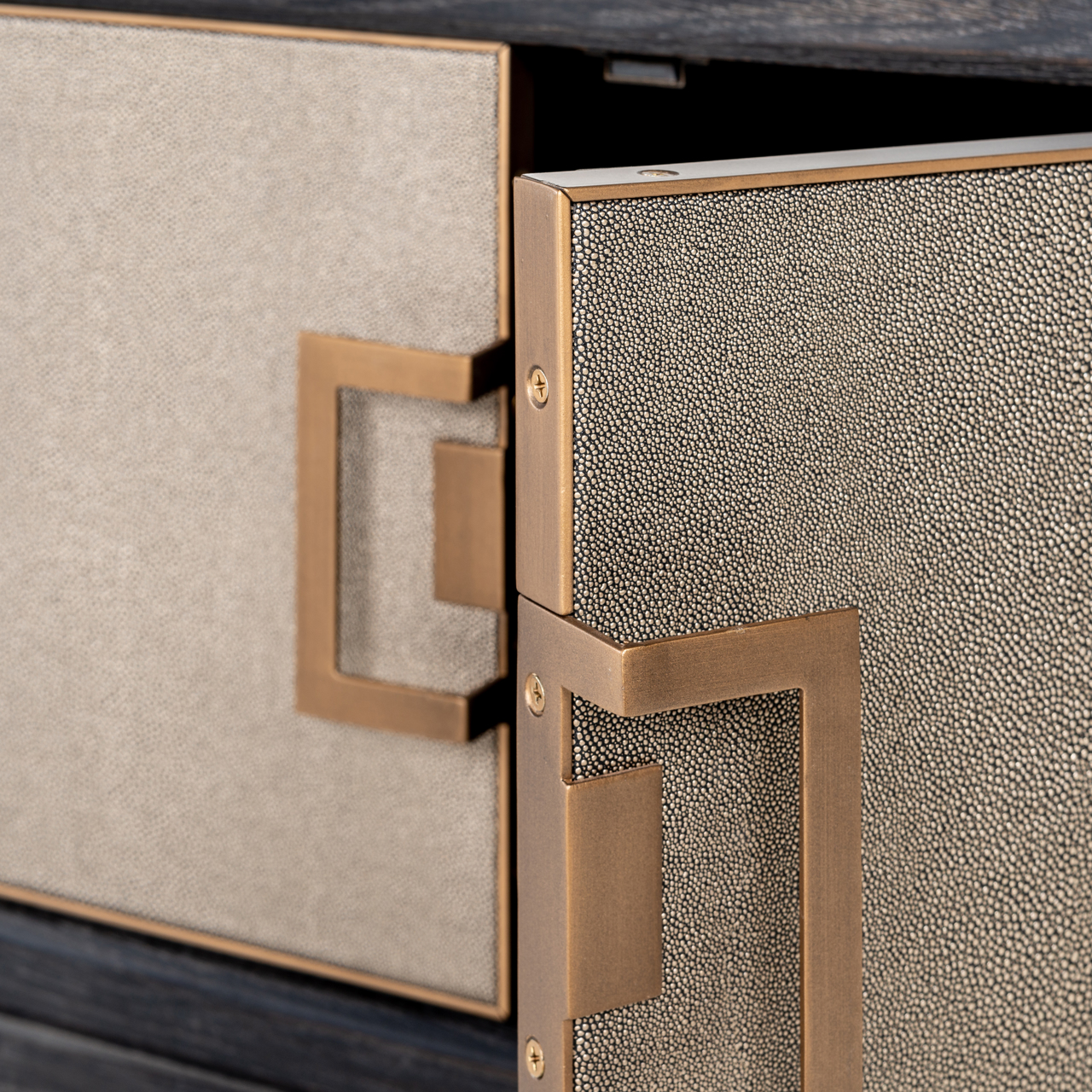 TV-Schrank Bloomville brass shagreen - Richmond Interiors