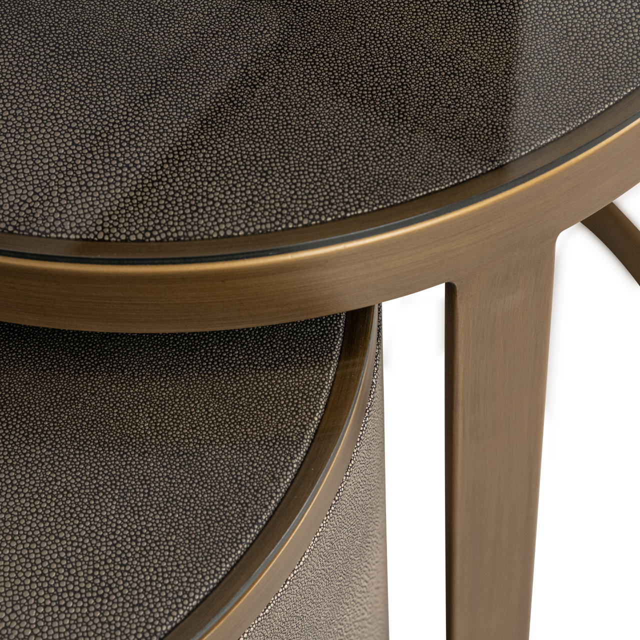 Mesa auxiliar Bloomville latón shagreen incl. cristal (juego de 2) - Richmond Interiors