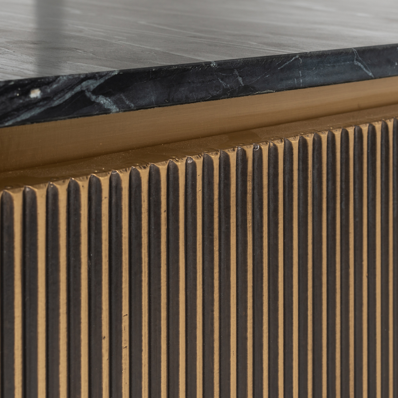 TV-Schrank Ironville gold - Richmond Interiors