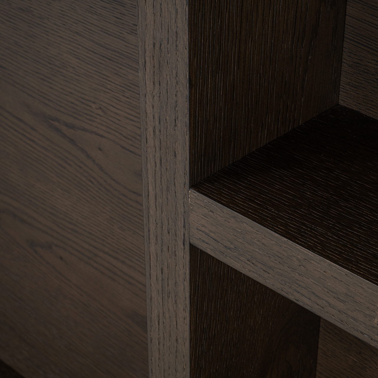 TV-Schrank Lachance brown 3-doors 2-drawers - Richmond Interiors