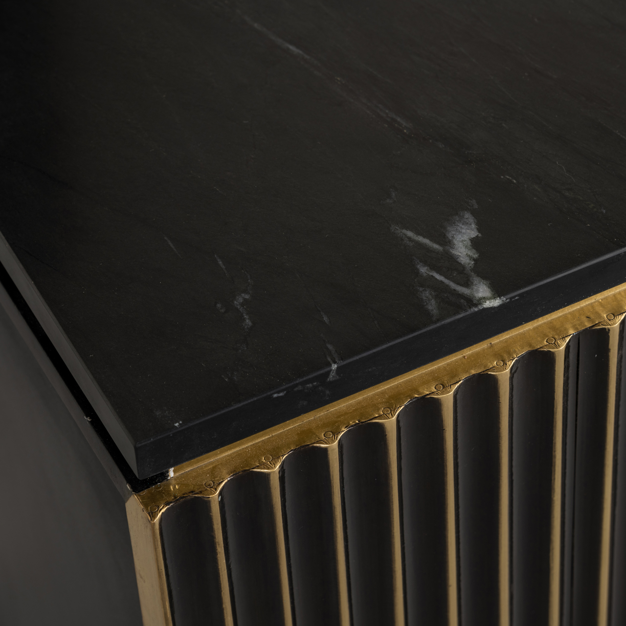 Nachttisch Les Arcs brushed gold - Richmond Interiors