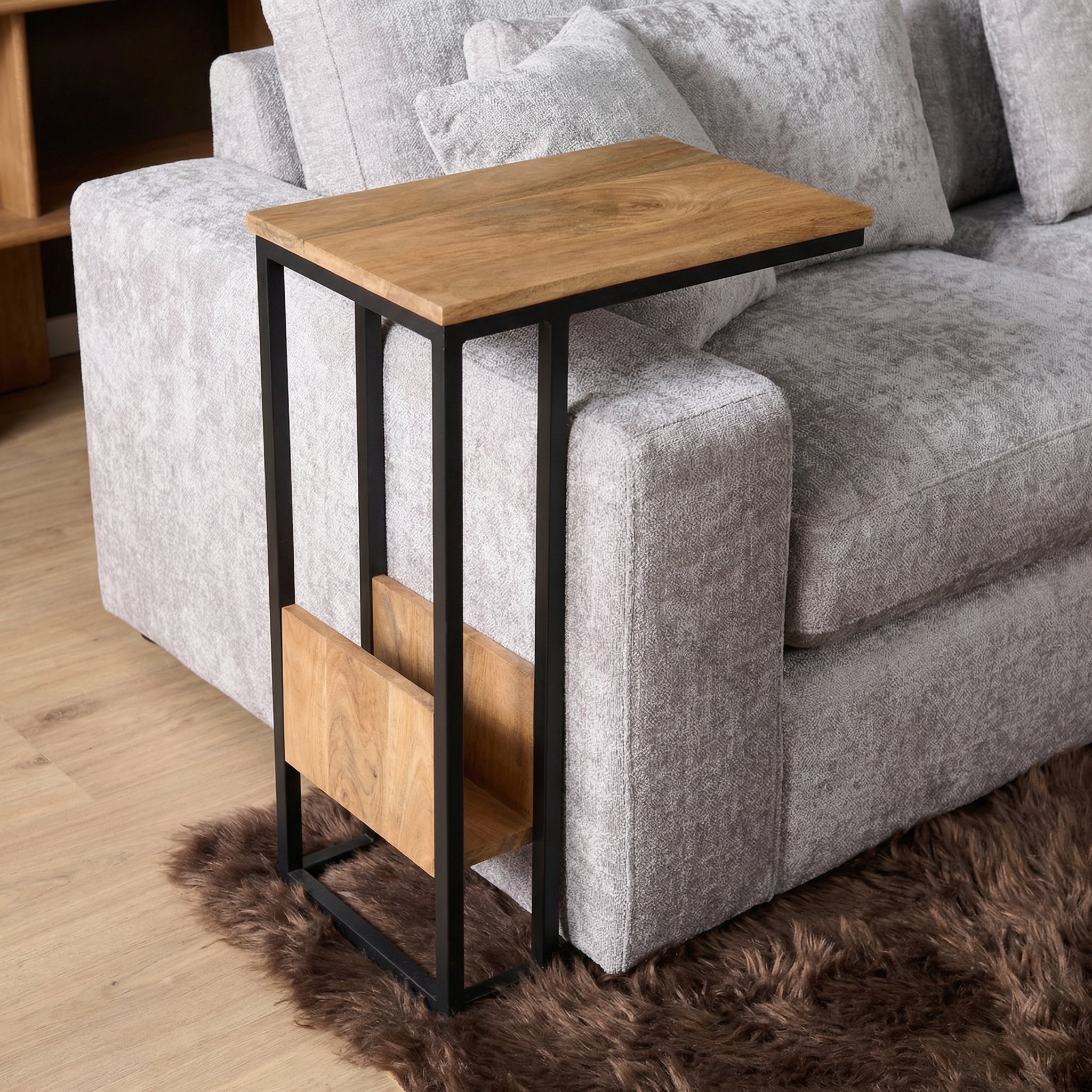 Slider Beistelltisch Mangoholz mit schwarzem Metallgestell - Starfurn