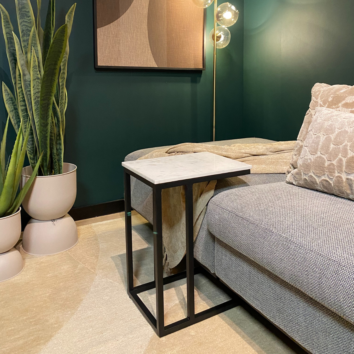 Side table with white marble top and black metal frame - Starfurn