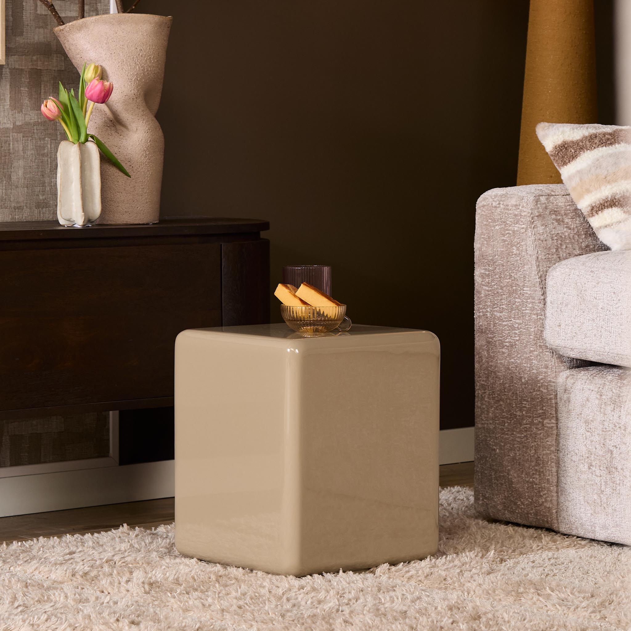 Quadratischer Couchtisch Elias beige glänzend MDF - Starfurn