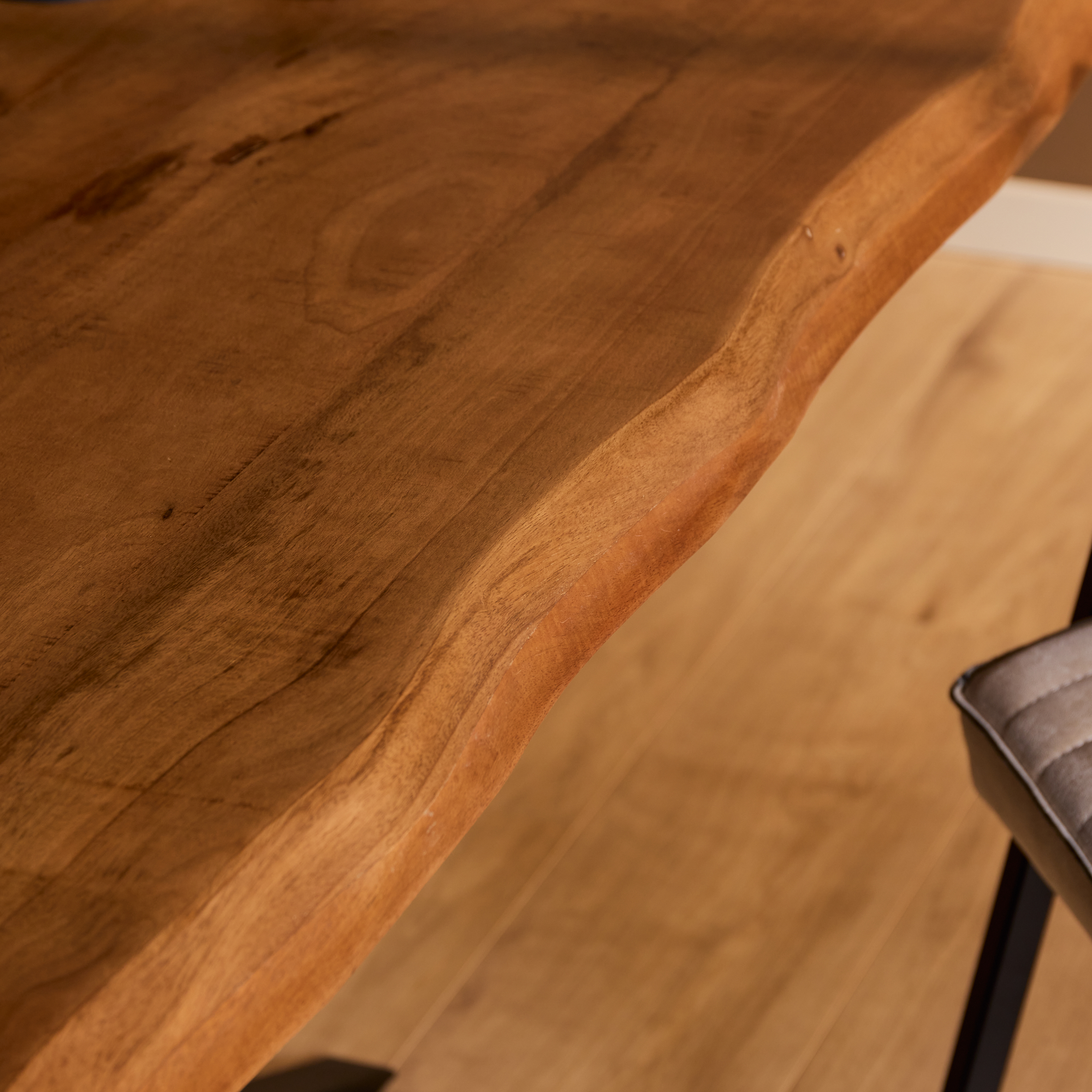 Baumstammtisch Boston Natur Mangoholz 240 cm - Starfurn