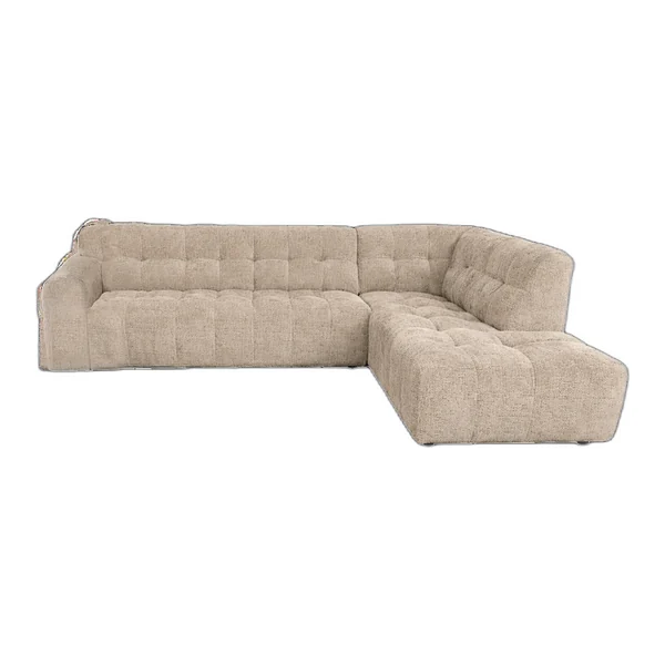 Das Memphis 3-AL + Ottoman R - Haga 30 beige Sofa in einem industriellen Wohnzimmer mit Holztisch und Teppich - Tower Living - Haga 30 Beige