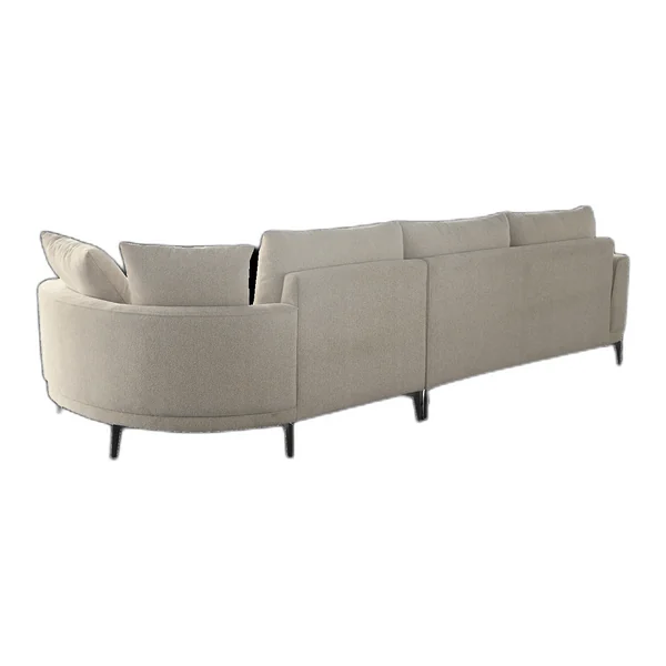 Das Prescot 2 5-AL + Chaise R - Sahara 120 Sand Sofa in einem modernen Wohnzimmer mit Fenstern und einem Teppich - Tower Living - Sahara 120 sand