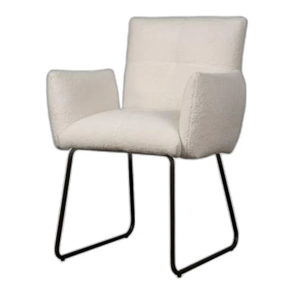 Dante armstoel in teddy stof, staand op een vloerkleed in een sfeervolle woonkamer setting - Tower Living - Teddy MJ81 White