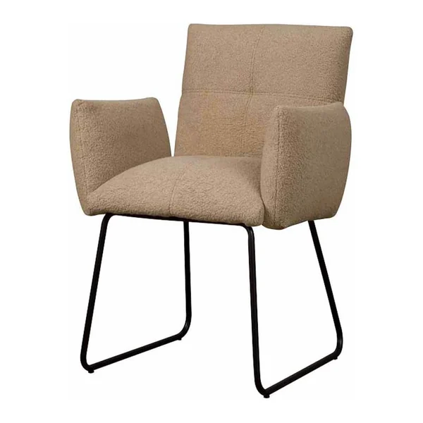 Dante armstoel in teddy stof, staand op een vloerkleed in een sfeervolle woonkamer setting - Tower Living - Teddy MJ83 Light brown