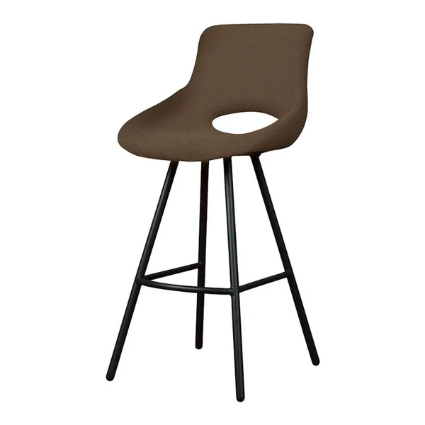Der Campo Barhocker in hellbraunem Stoff steht in einem modernen Interieur mit Betonwänden und Holzboden - Tower Living - Teddy MJ87 Dark brown