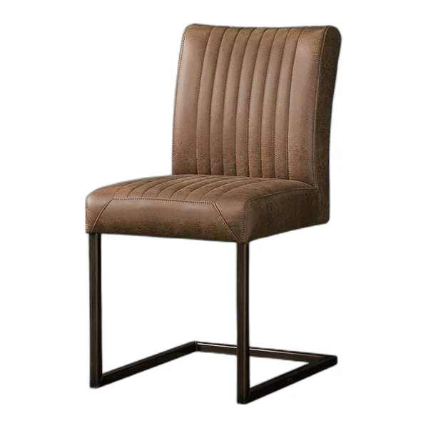 Ferro Stoel - fabric Savannah green in een sfeervolle woonkamer met houten balken en een salontafel - Tower Living - Savannah light brown