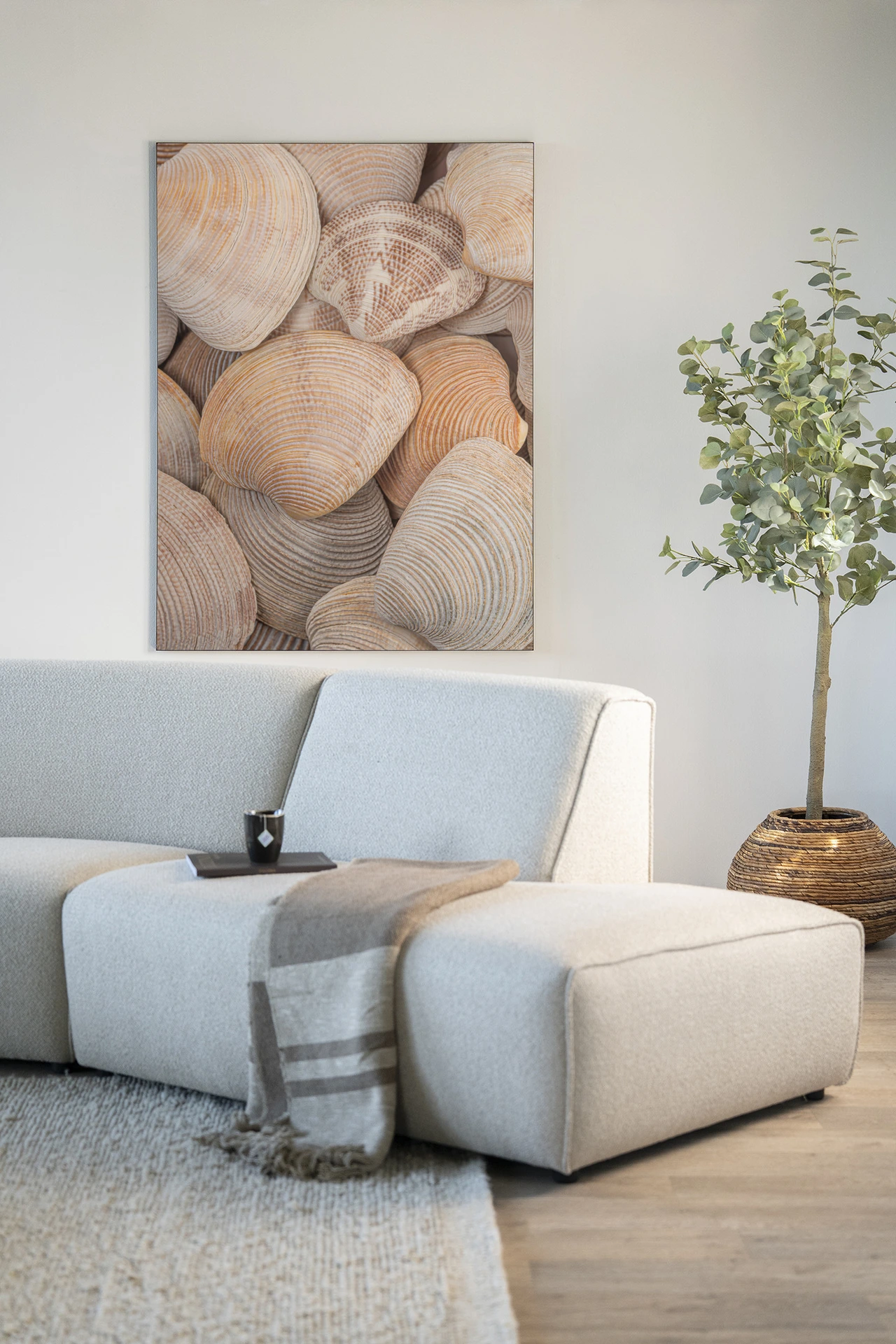 Tapiz de pared Tijdloze Rust: In Een Zee Van Schelpen - Urban Cotton