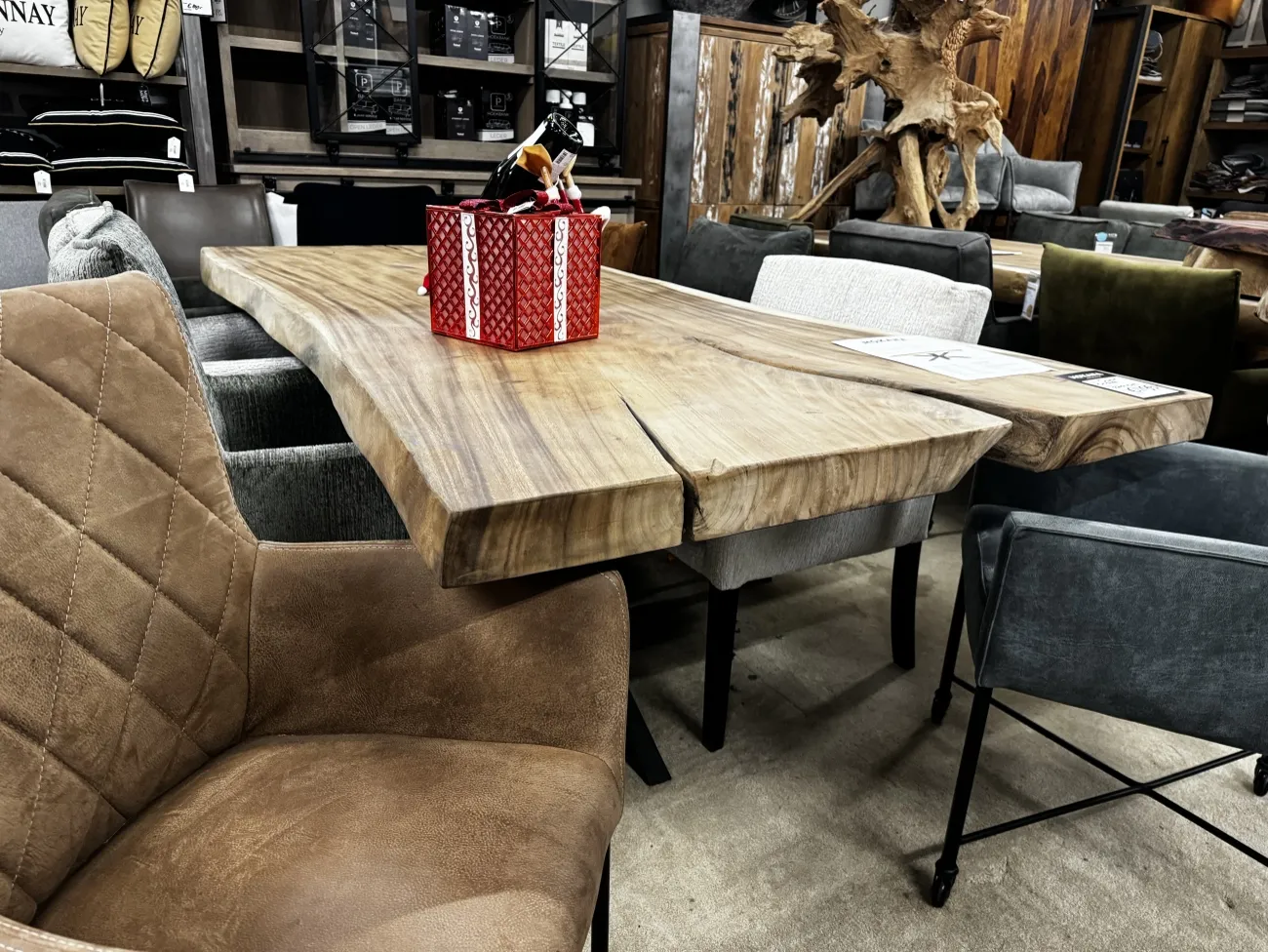 Suar Tree Trunk Tops: Solid Wood - World of Brosi