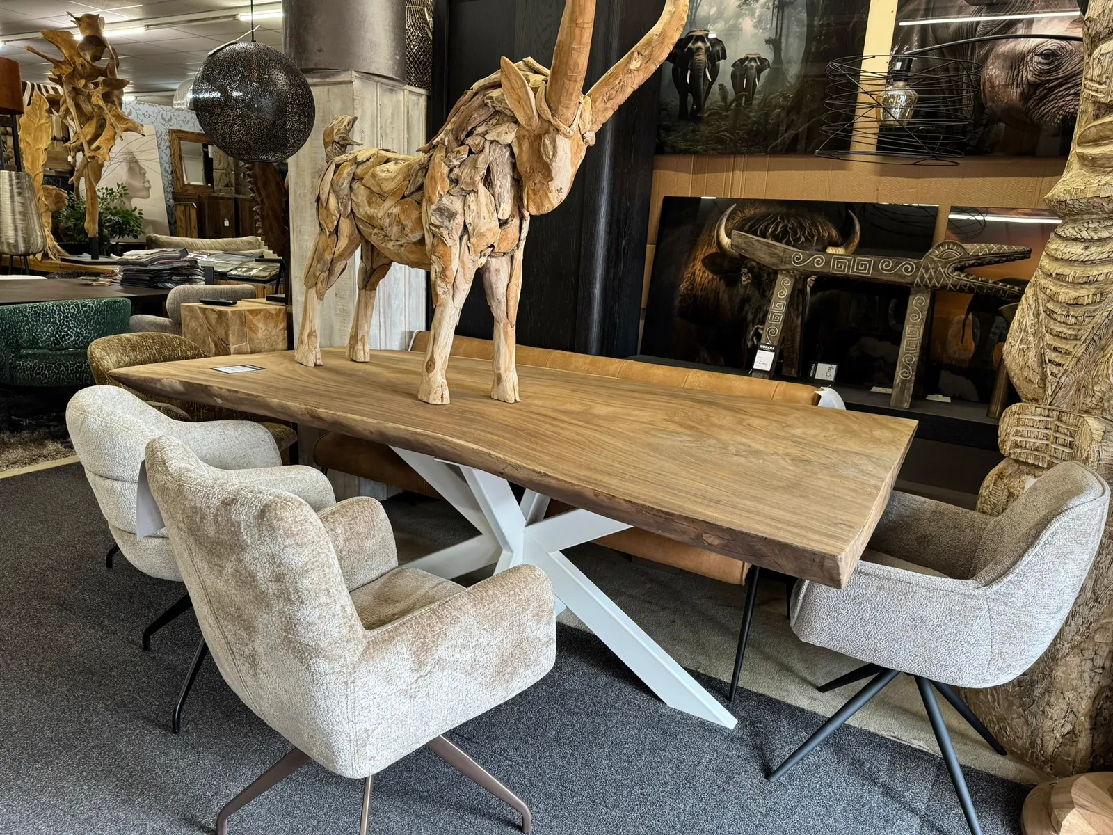 Suar Tree Trunk Tops: Solid Wood - World of Brosi