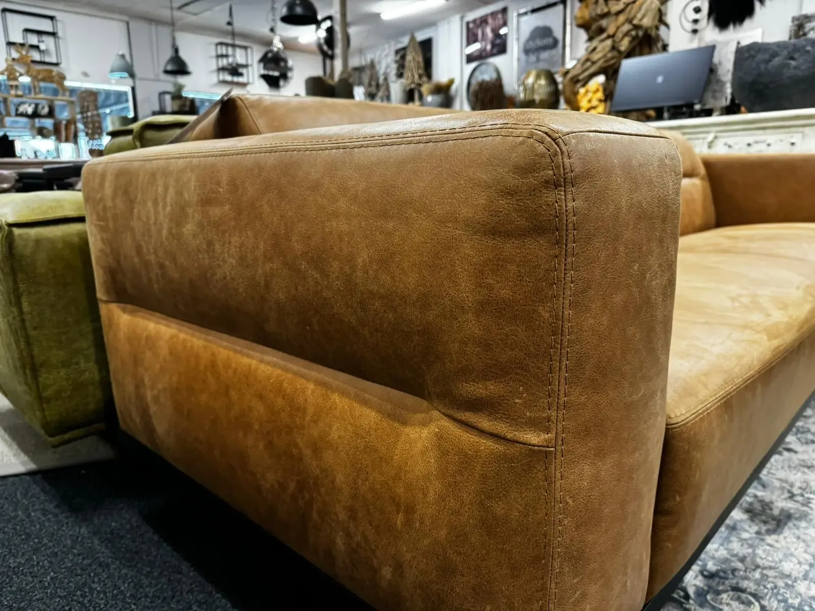 Siro Sofa - HE design