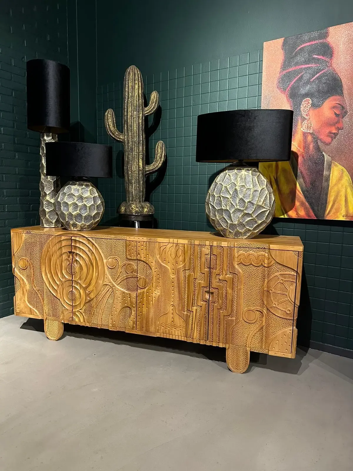 Sideboard Graphic - World of Brosi