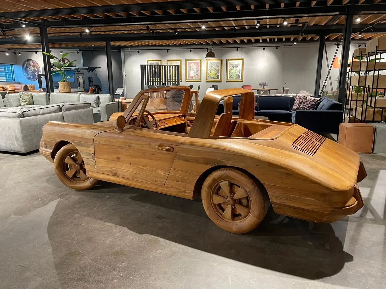 Wooden classic sports car - World of Brosi