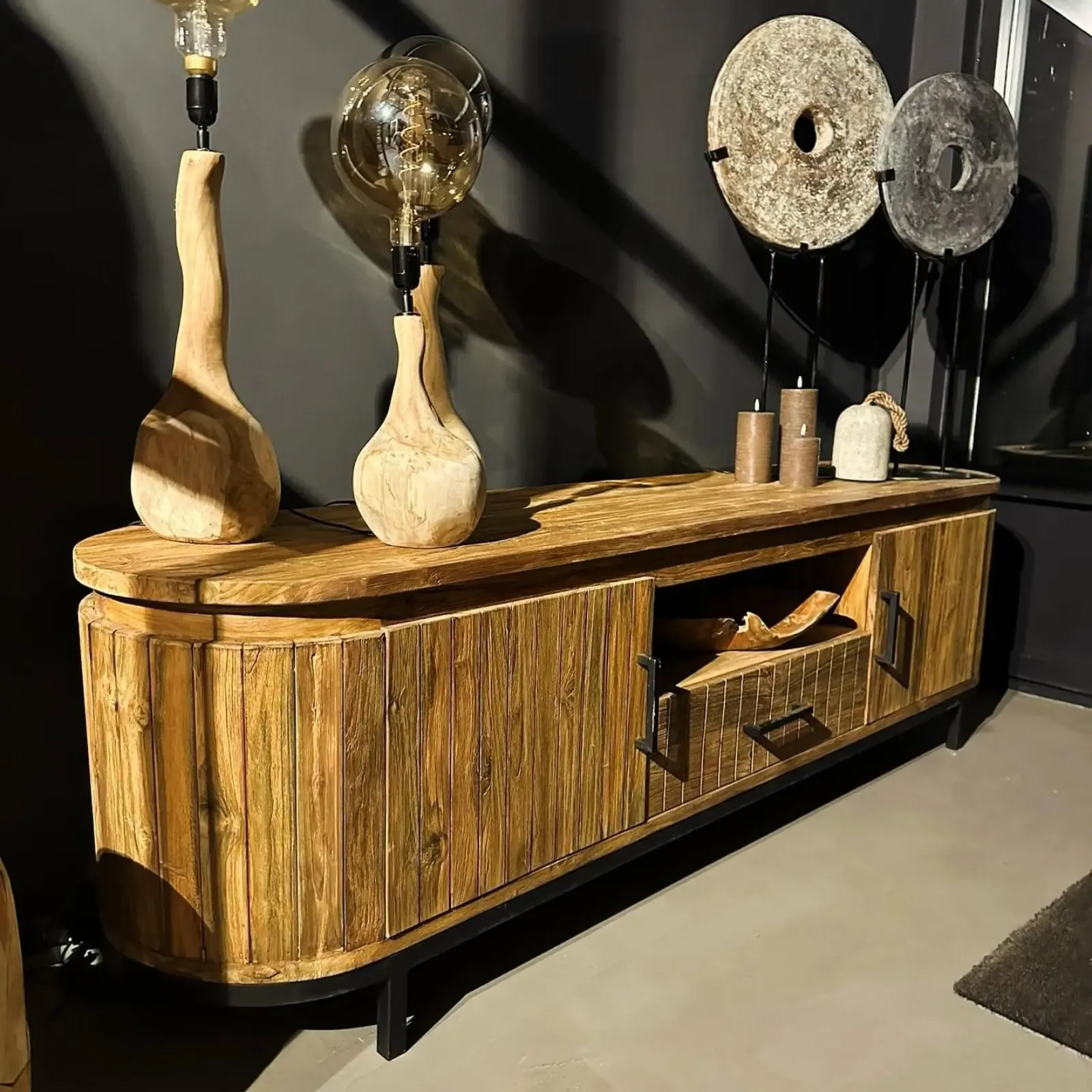 TV-Möbel Kennington aus Massivholz Teak gebürstet und massiv - World of Brosi