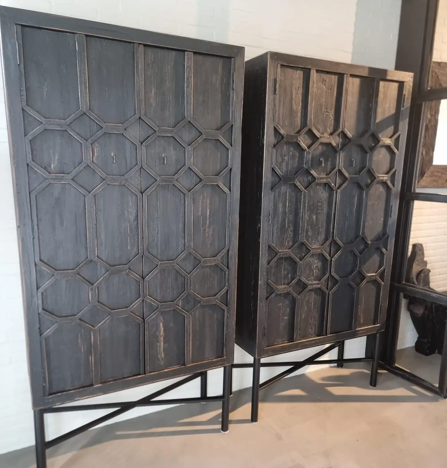 Honey Cabinet (Teak, Black) - World of Brosi