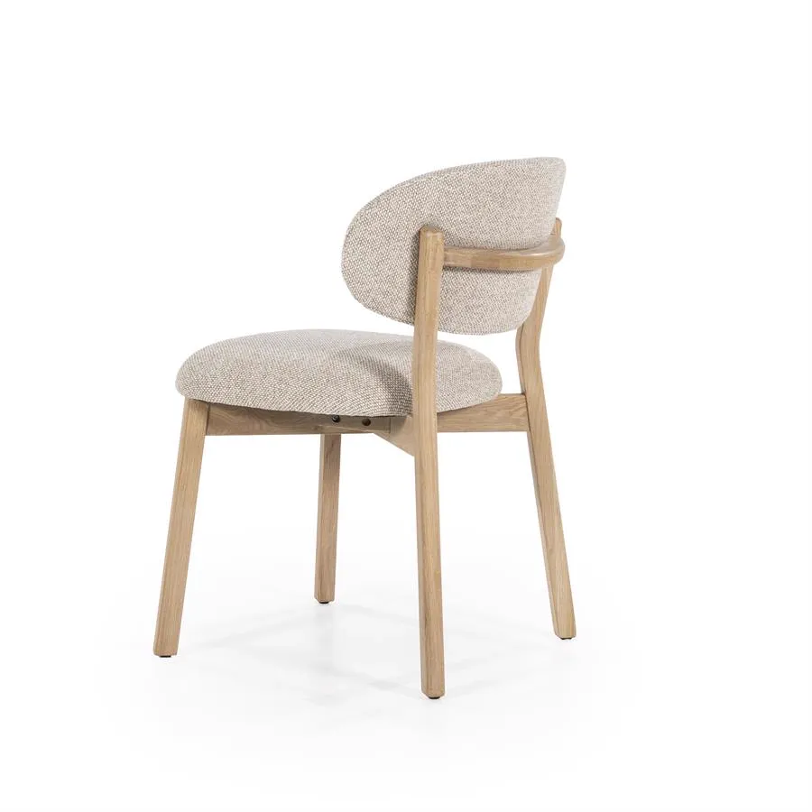 Stuhl Mikky naturel - taupe Moon auf weißem Hintergrund, aus leichtem Winkel fotografiert - Eleonora