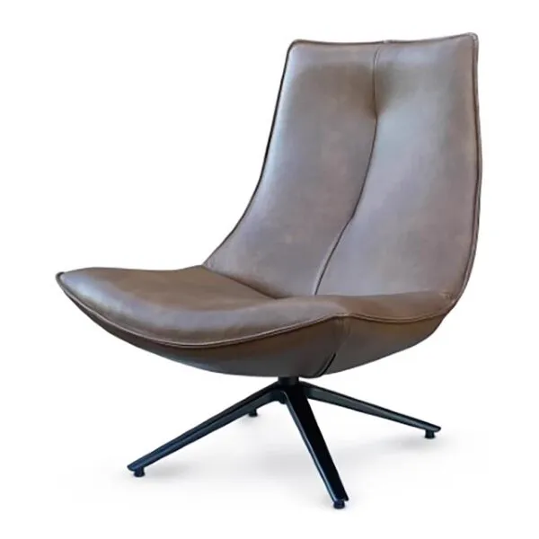 Sessel Beitel von Class Design auf weißem Hintergrund, schräg von vorne fotografiert