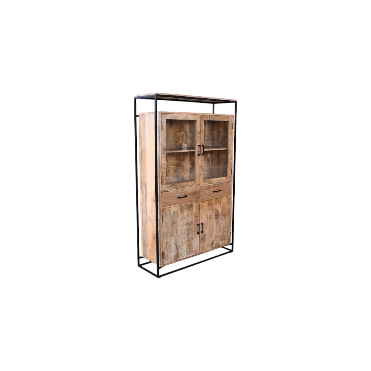 Vitrinenschrank Len aus Mangoholz auf weißem Hintergrund, schräg von vorne fotografiert - Mokana Furniture