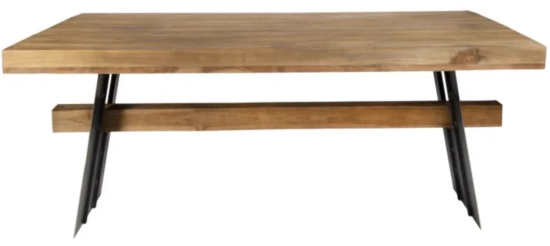 Eettafel Jaxx teakhout op witte achtergrond, schuin van voren gefotografeerd - B&B Collections