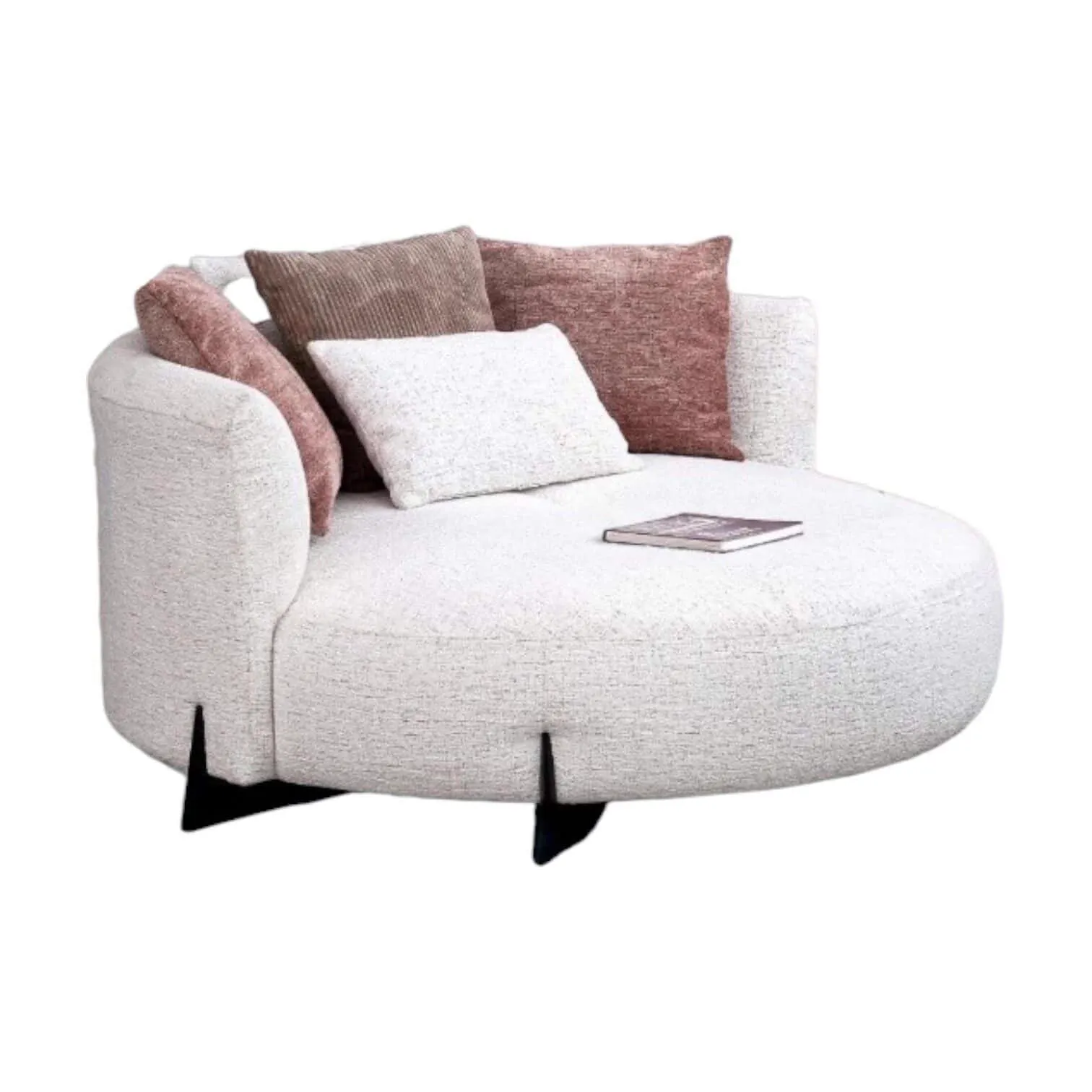 Loveseat Opera auf weißem Hintergrund, mit Zierkissen in Braun- und Weißtönen - Zitform