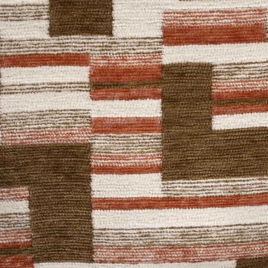 Detailansicht des Retrova - print Stoffes mit einem abstrakten Muster in Braun, Weiß und Rostbraun - By-Boo