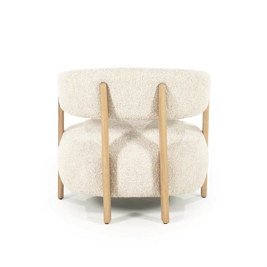 Sessel Lola - beige Hush auf weißem Hintergrund, von hinten gesehen mit Holzbeinen - Eleonora