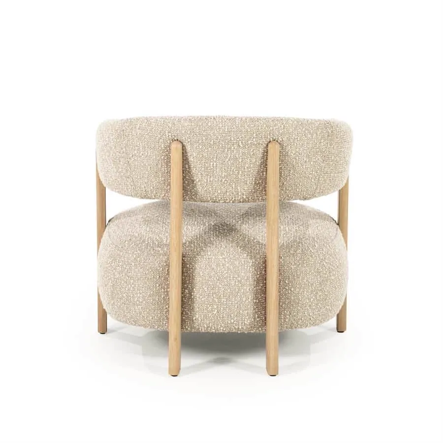 Sessel Lola - taupe Hush auf weißem Hintergrund, von vorne fotografiert - Eleonora