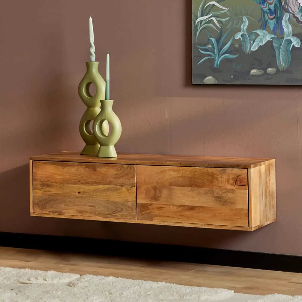 Zwevend tv meubel Vision Natural in een woonkamer setting met decoratie en een schilderij - Starfurn