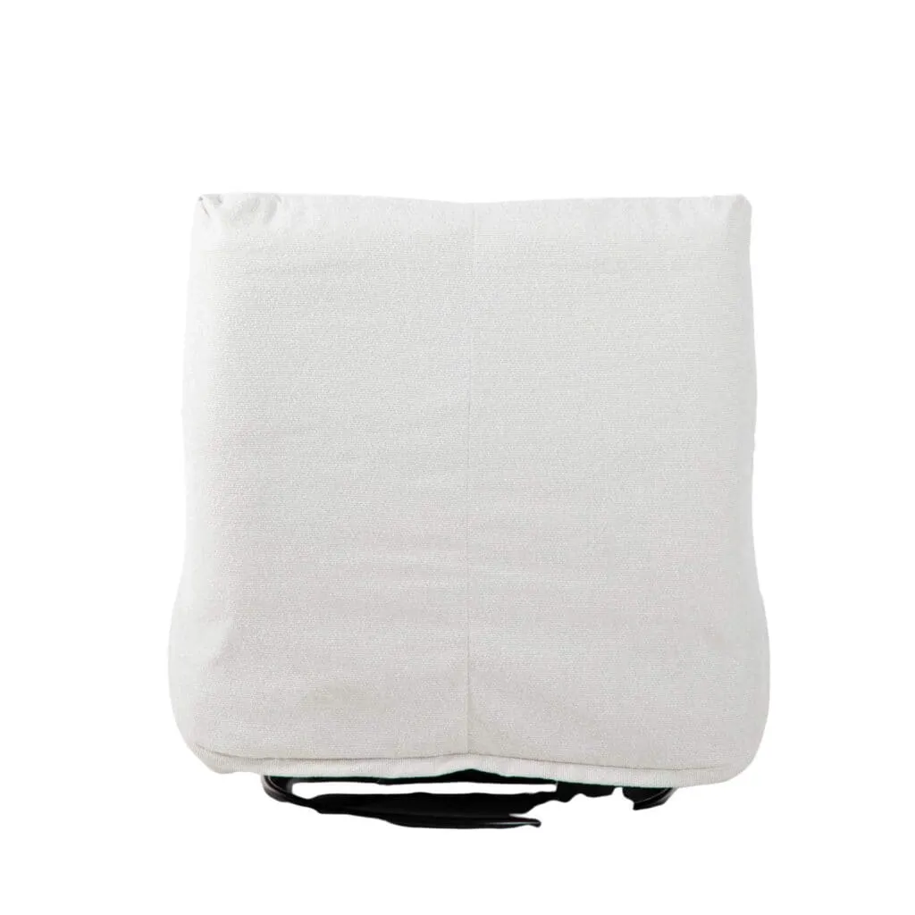 Der Relaxsessel Lazy in Off White Stoff, von oben auf weißem Hintergrund gesehen - Starfurn