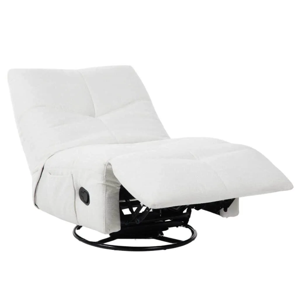 Relaxsessel Lazy in off-white Stoff, schräg von vorne auf weißem Hintergrund fotografiert - Starfurn