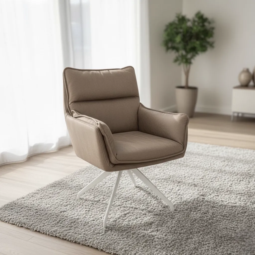 Esszimmerstuhl 490 mit weißen Beinen in einem hellen Wohnzimmer mit Teppich, aus einem niedrigen Blickwinkel - Koopmans Meubelen