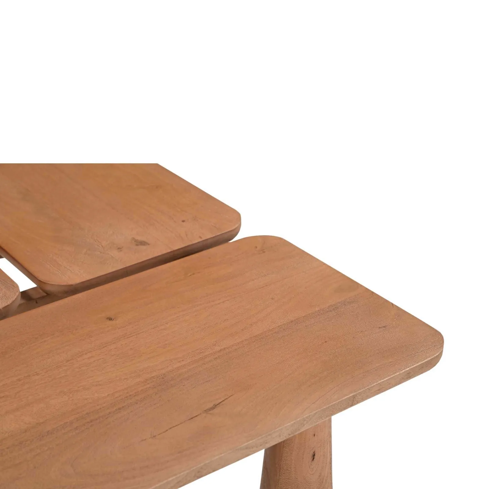Detail des Couchtisch Vona, Nahaufnahme der Holzplatten und abgerundeten Ecken - Starfurn