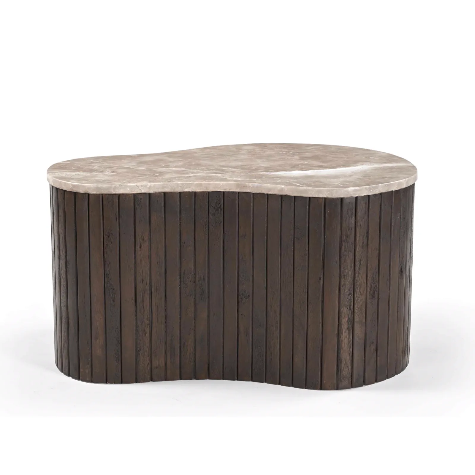 Couchtisch Nomi 70 cm auf weißem Hintergrund, mit einer Marmorplatte und Holzlatten an der Seite - Starfurn