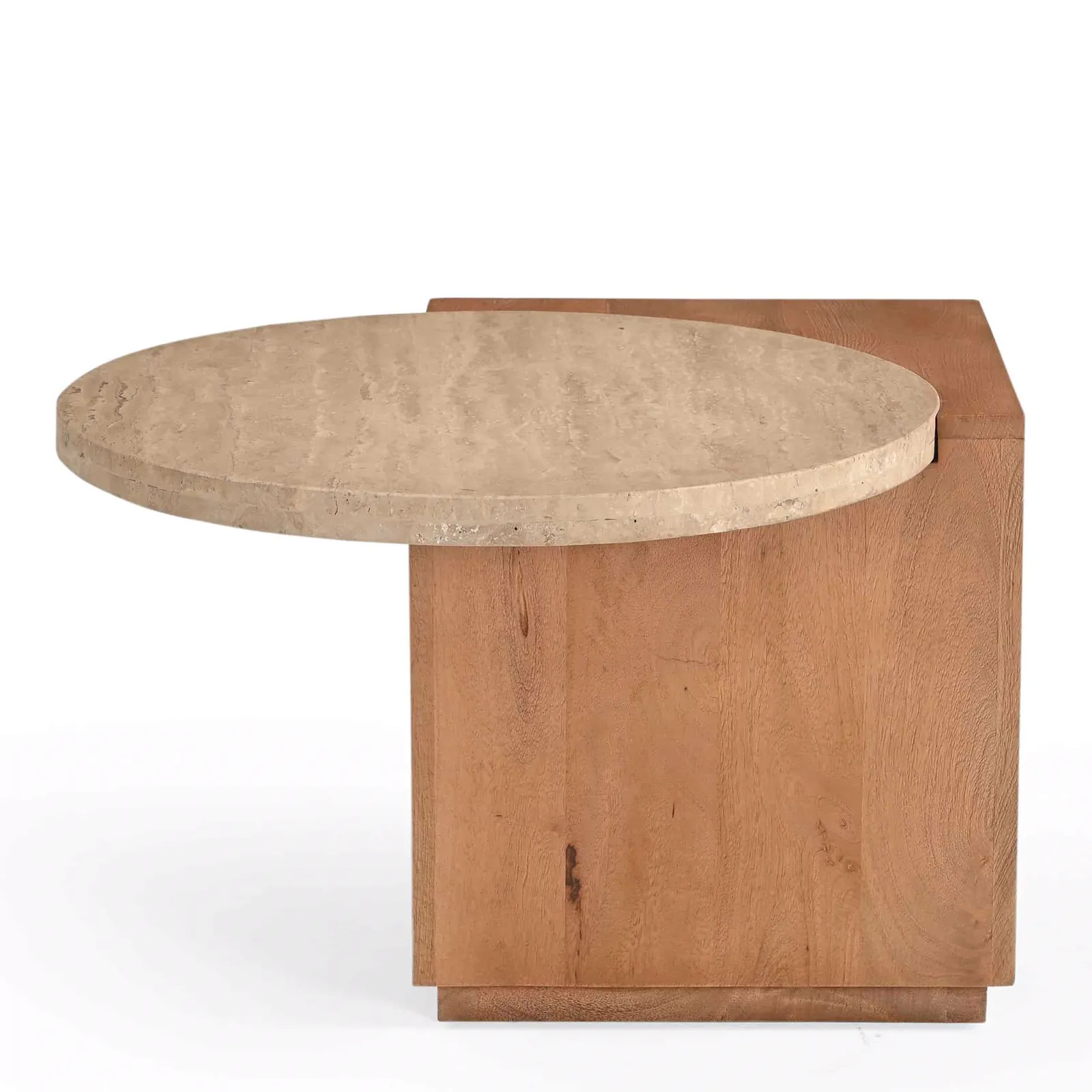 Beistelltisch Numa, 60 cm, mit einer runden Travertinplatte und einem Holzsockel auf weißem Hintergrund - Starfurn