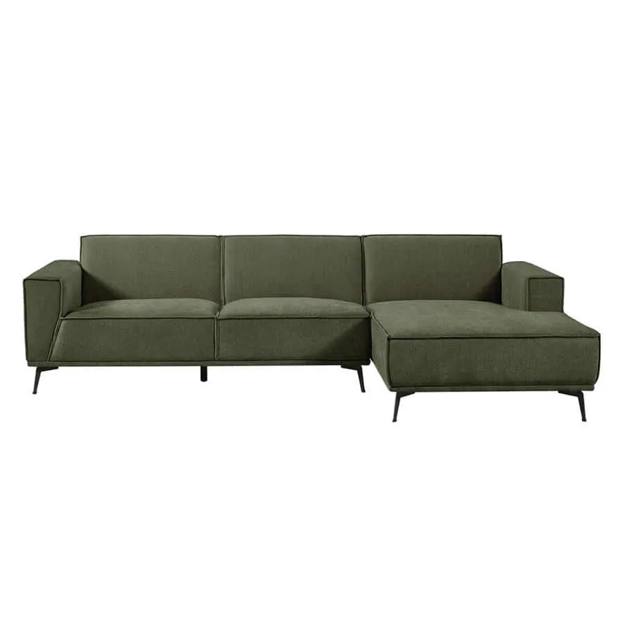 De Leeds 2 5-AL + Chaise R - City 355 Bottle Green bank met chaise longue op een witte achtergrond - Tower Living