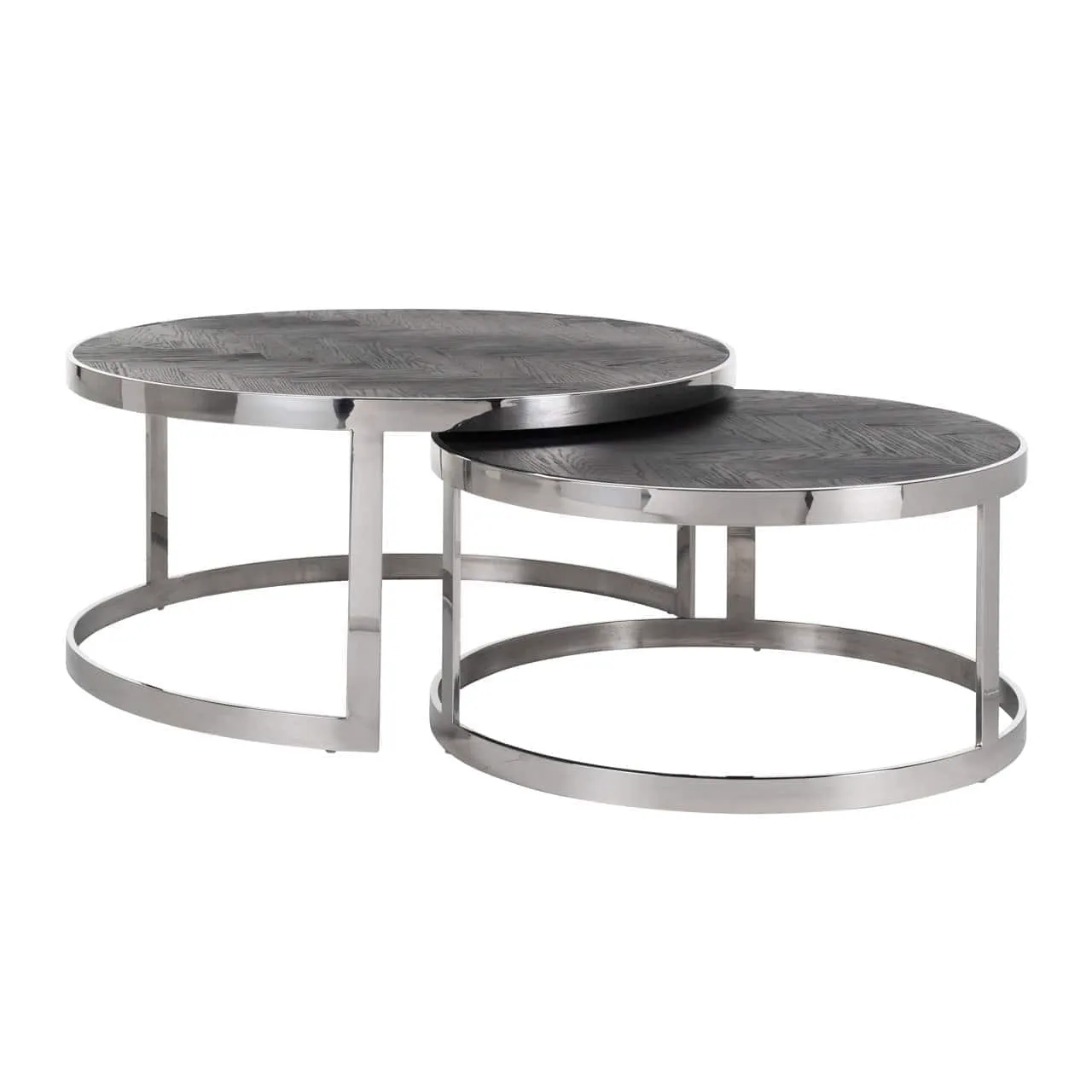 Set aus zwei runden Couchtischen Blackbone Silver black rustic auf weißem Hintergrund, aus niedriger Perspektive fotografiert - Richmond Interiors