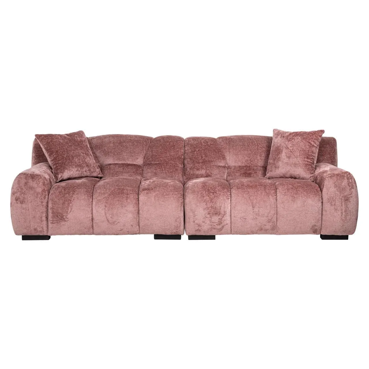 Sofa Charelle rose chenille auf weißem Hintergrund, von vorne fotografiert mit zwei Kissen - Richmond Interiors