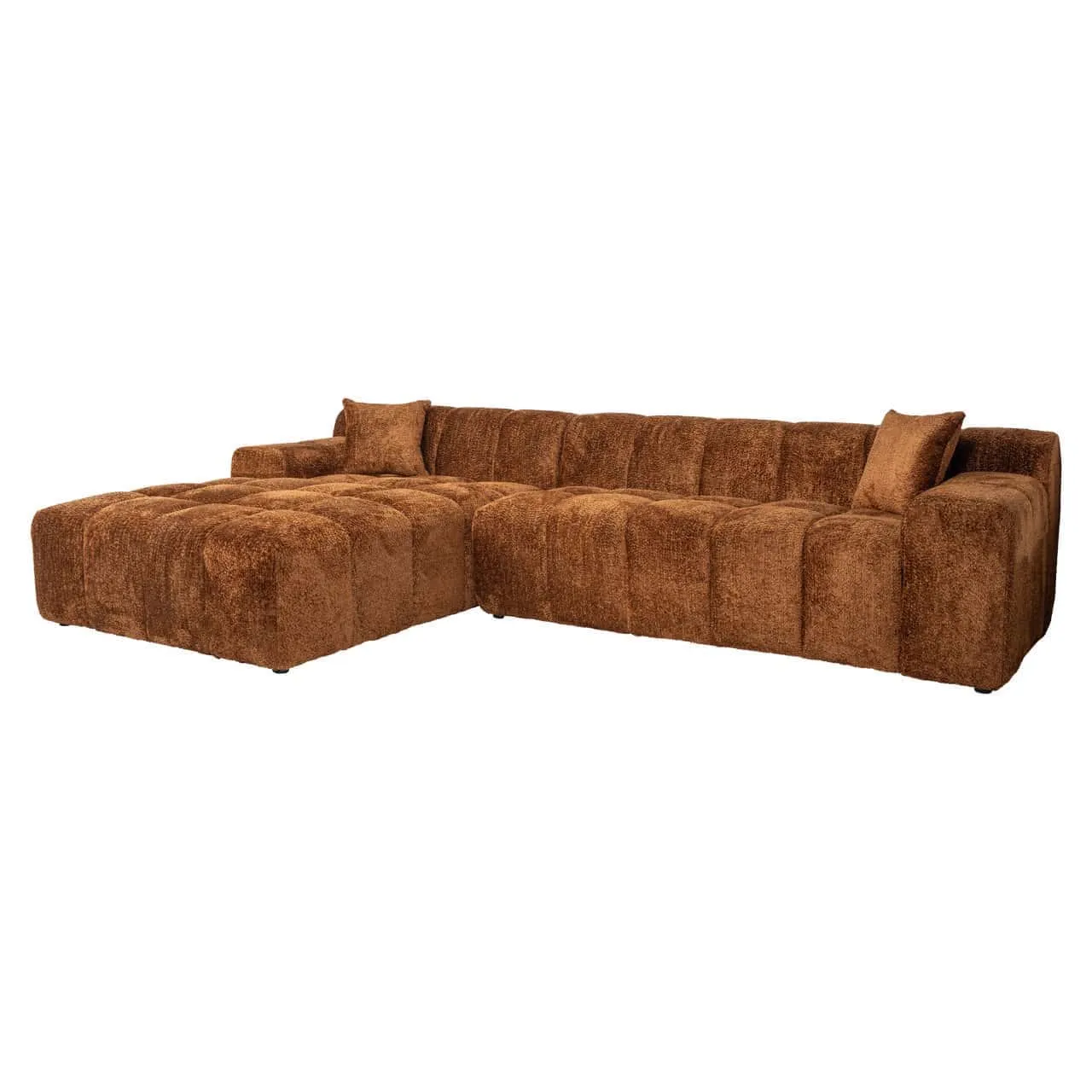 Sofa Cube lovely cinnamon 3-seater + lounge left auf weißem Hintergrund, aus einer niedrigen Perspektive - Richmond Interiors