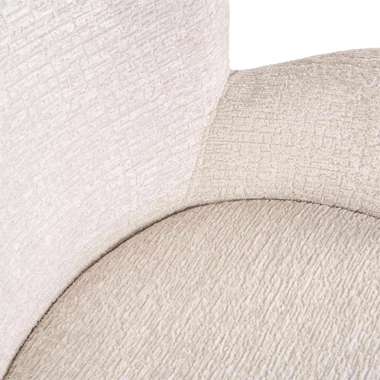 Nahaufnahme des Essstuhls Amber cream fusion fire retardant, mit der Textur des cremefarbenen Stoffes und der Rundung der Sitzfläche - Richmond Interiors