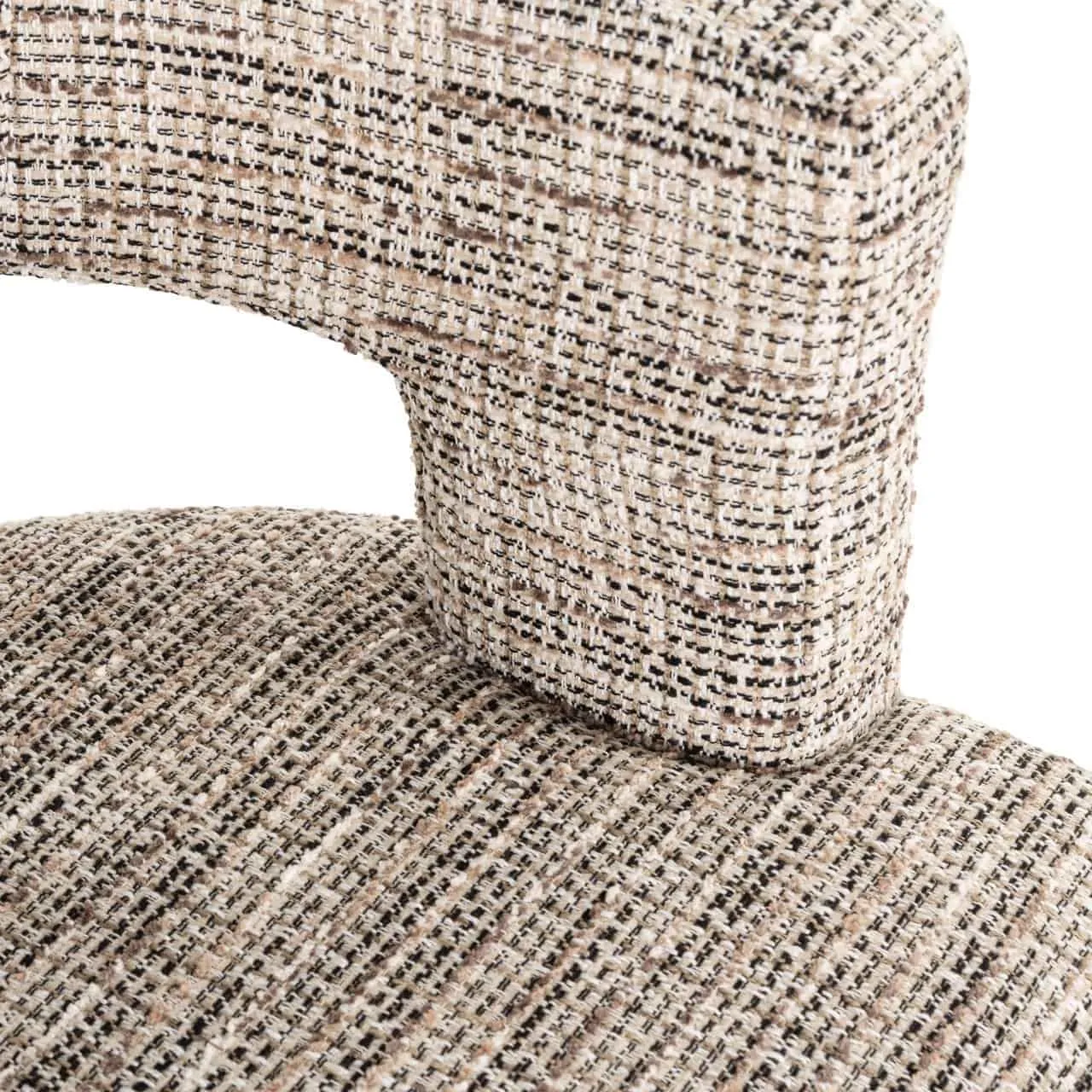 Nahaufnahme des Esszimmerstuhl Ellis trendy nature, mit Fokus auf den gewebten Stoff und die Nähte - Richmond Interiors